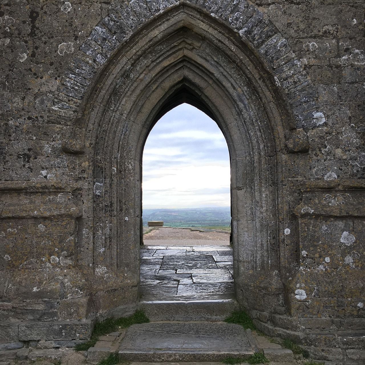 découvrez comment une api gateway facilite la gestion, la sécurisation et la supervision des api dans vos applications, améliorant ainsi la performance et la scalabilité de vos services.