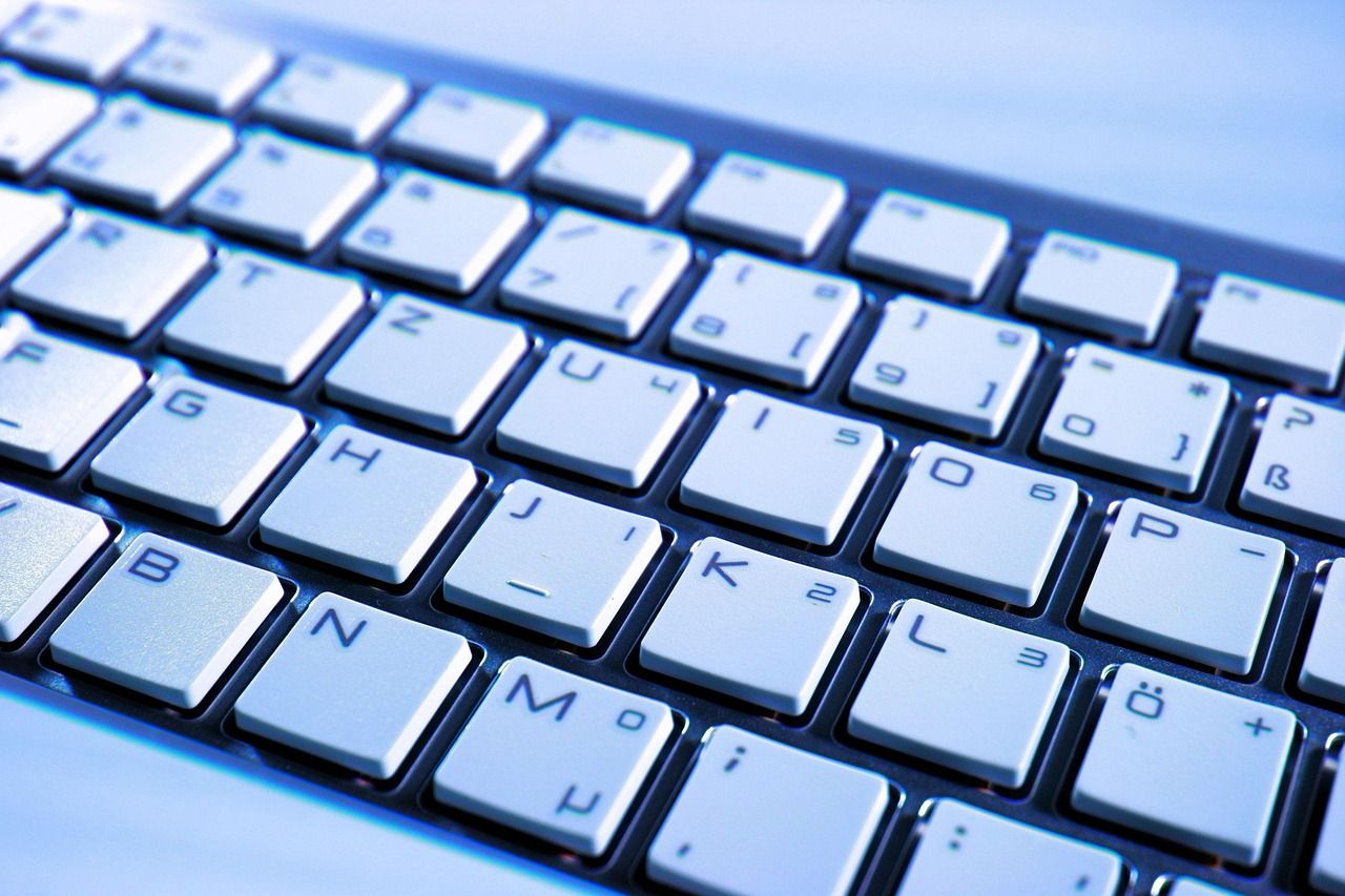 découvrez tout sur le input lag : qu'est-ce que c'est, comment il impacte vos appareils et astuces pour le réduire afin d'améliorer votre expérience utilisateur.